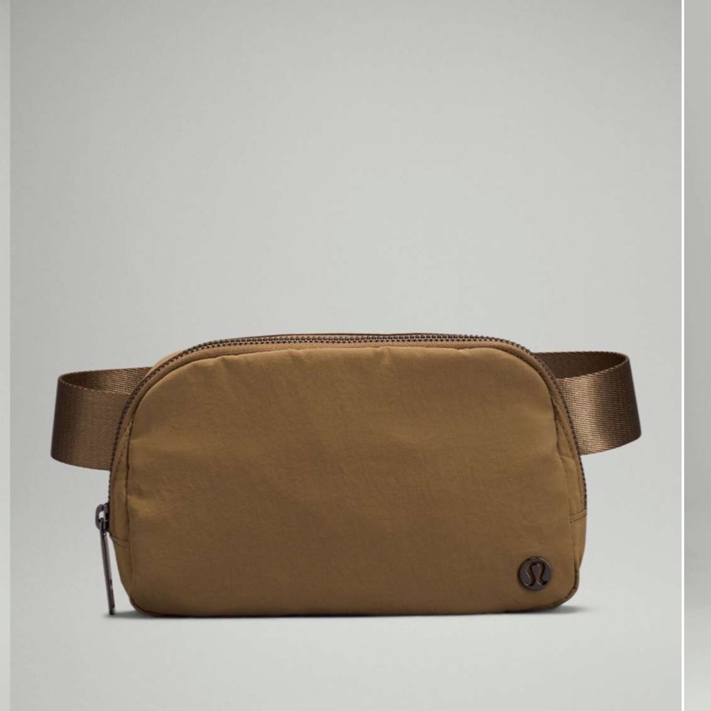 Lululemon Everywhere Belt Bag - old version